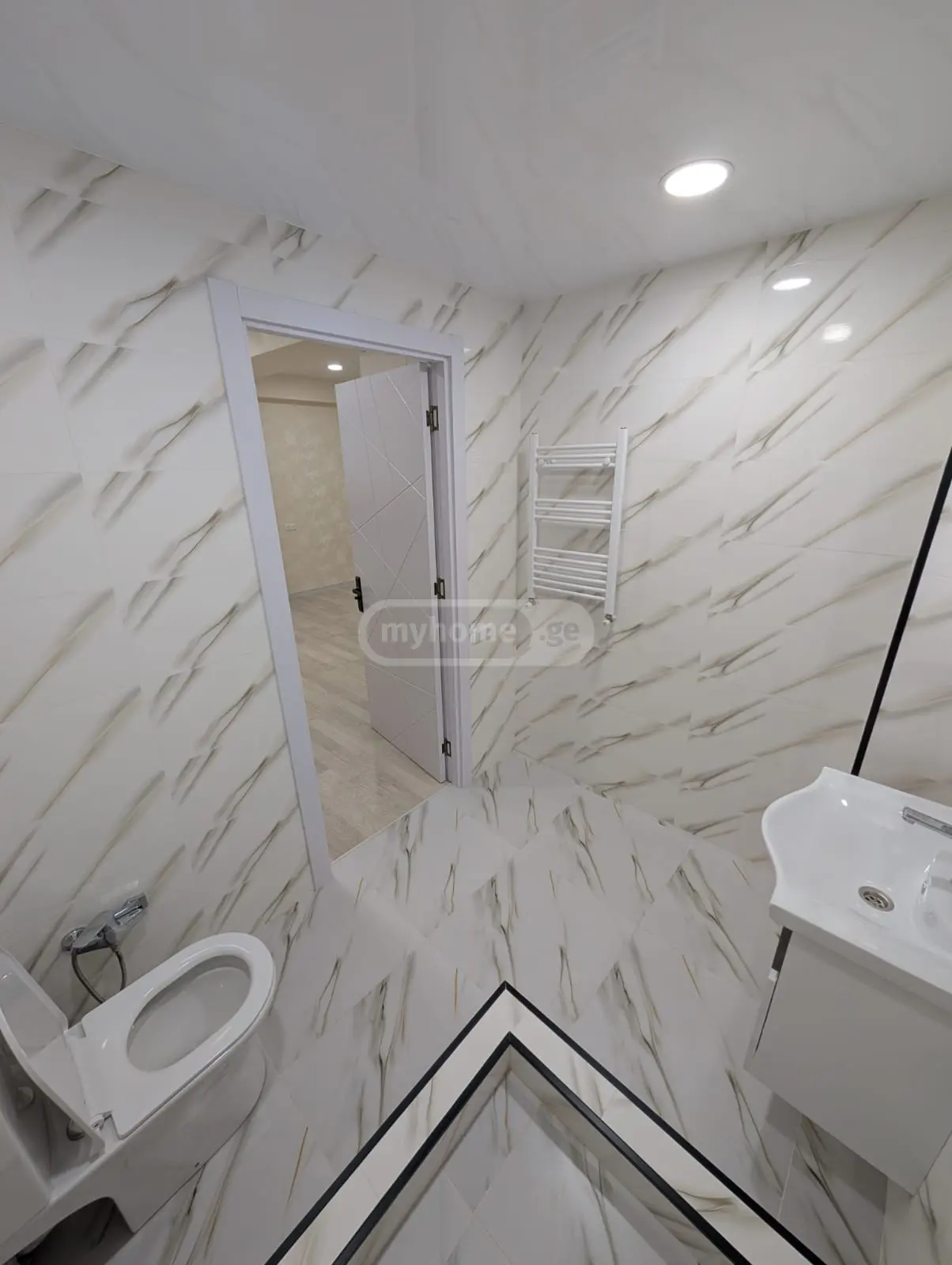 3 Room Apartment Daily Rent In Didi Digomi view 6