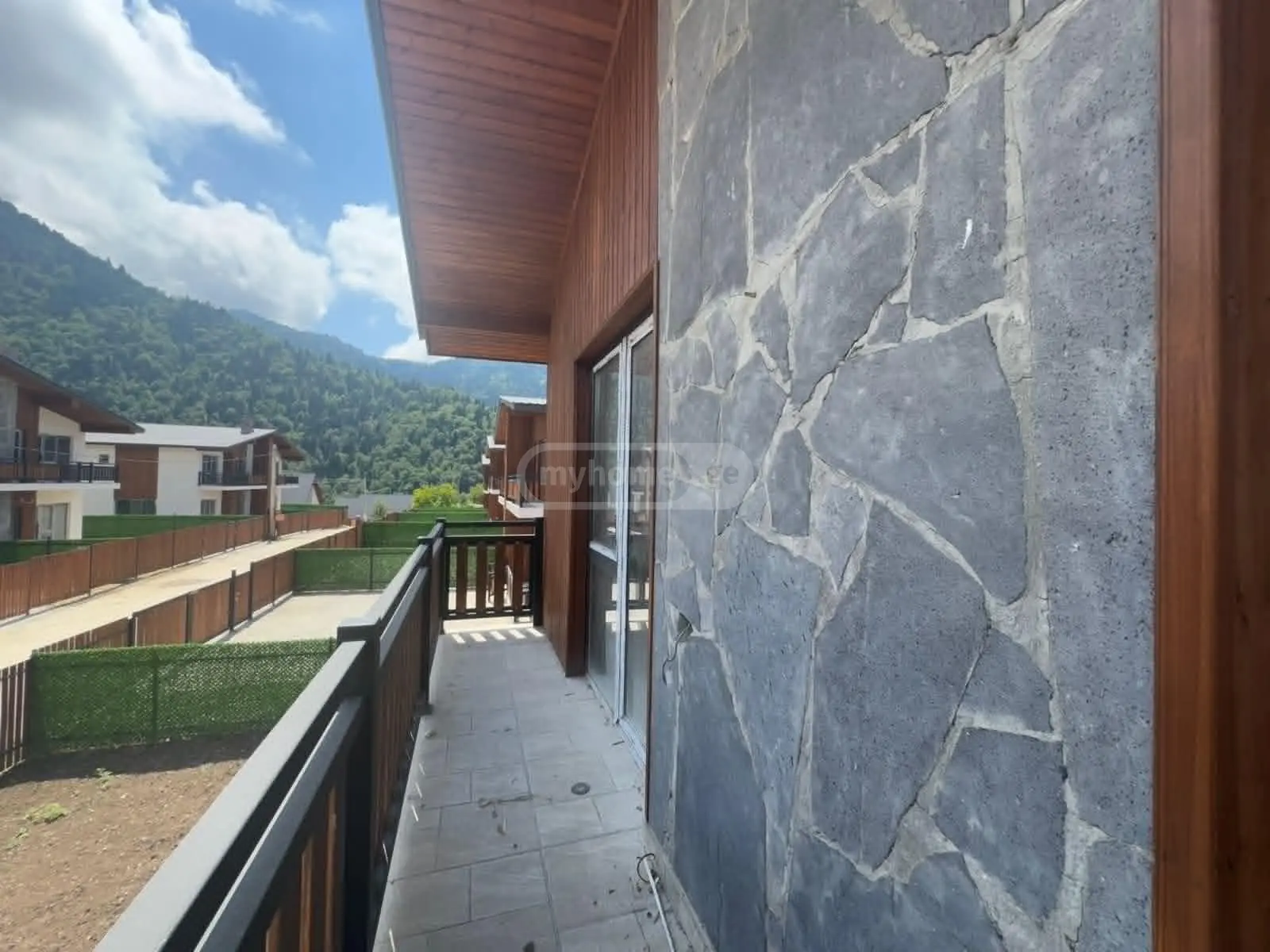 იყიდება 5-ოთახი კერძო სახლი view 3
