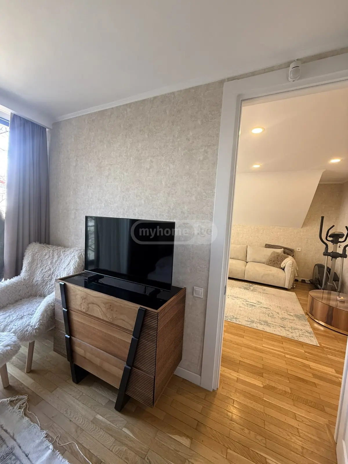 9 Room Private House For Sale view 13