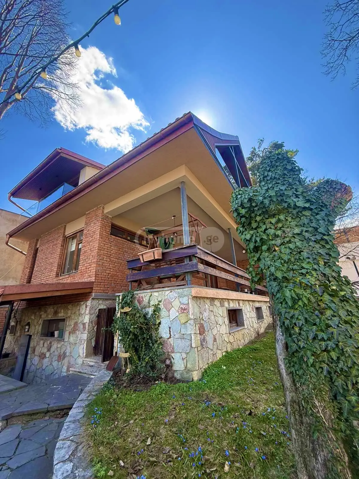 9 Room Private House For Sale view 3