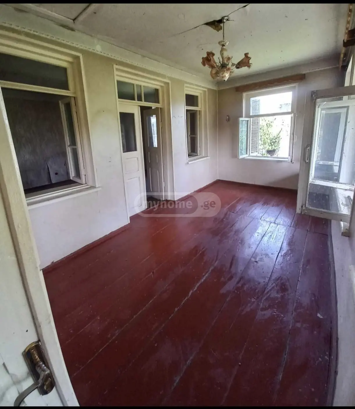 6 Room Private House For Sale view 4