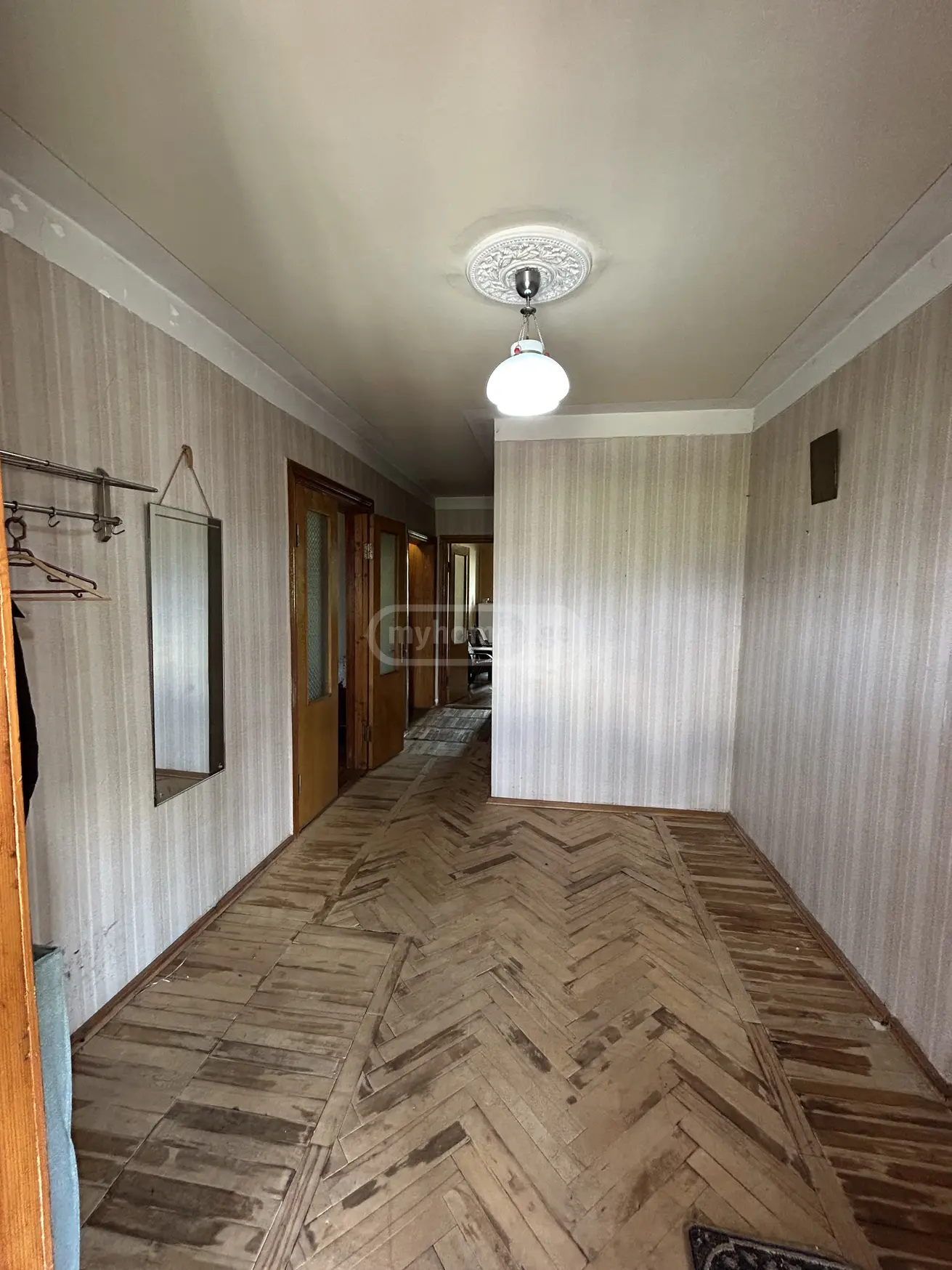 5 Room Apartment For Sale view 1