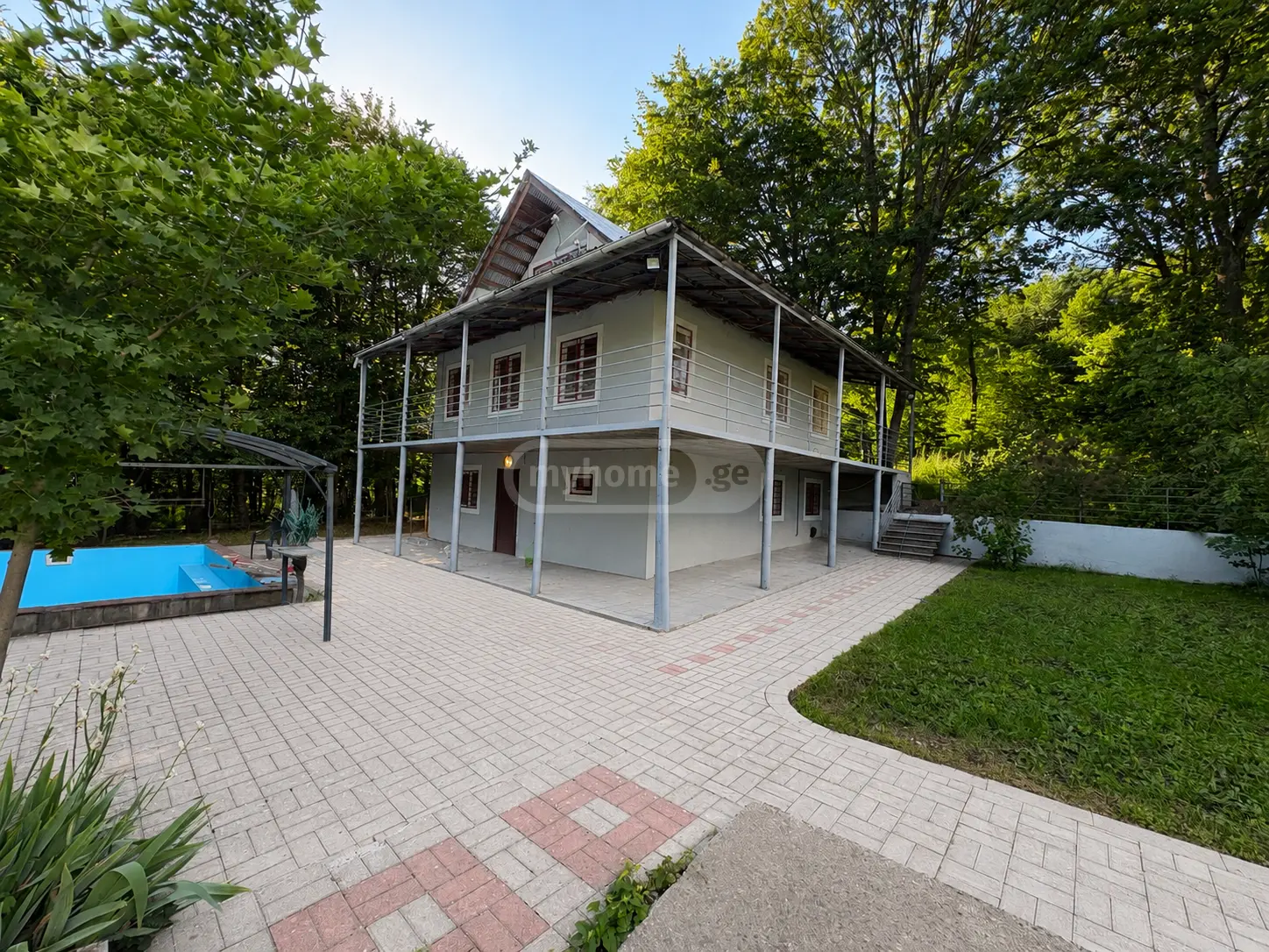 8 Room Country House For Sale view 1