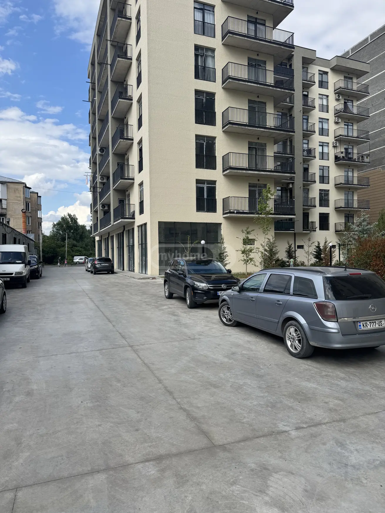 Universal Commercial Area For Rent In Gori view 1