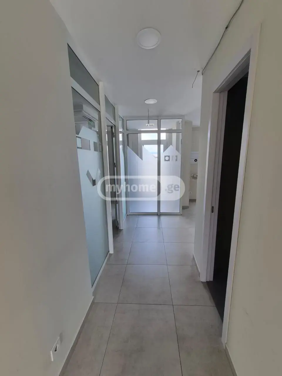 Office Commercial Area For Rent In Mtatsminda view 23