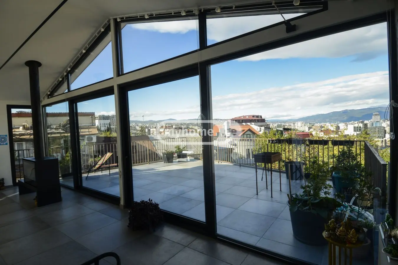 5 Room Private House For Rent In Vera view 10