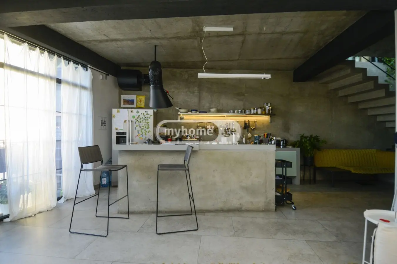 5 Room Private House For Rent In Vera view 2