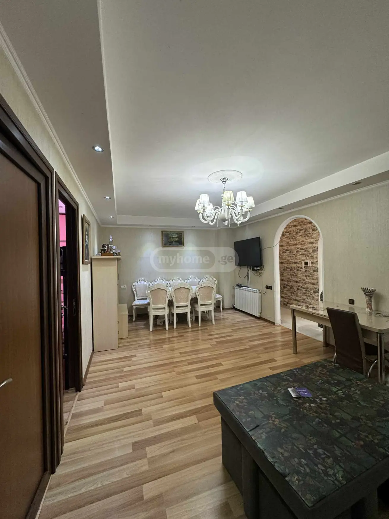 7 Room Apartment For Sale view 1