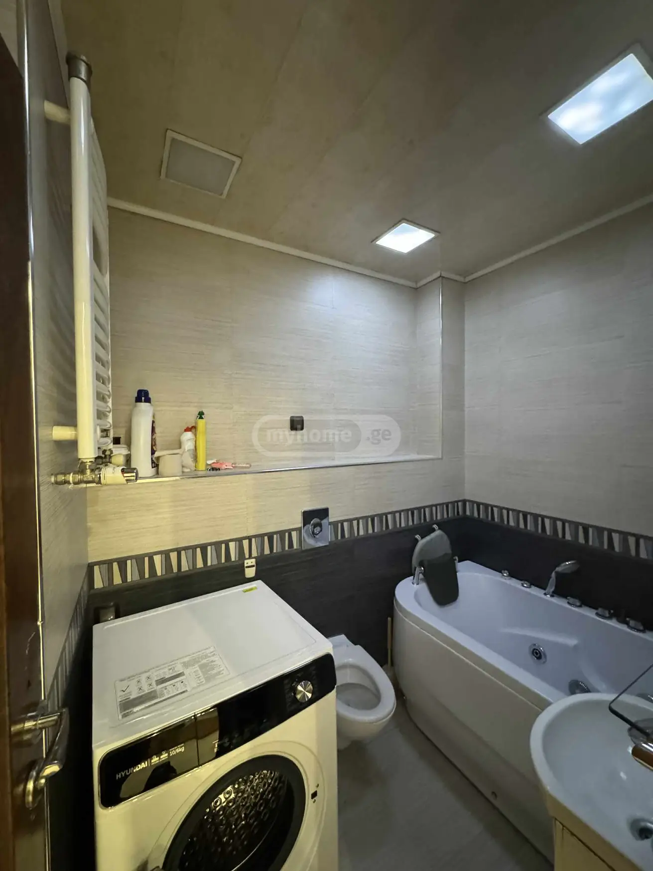 7 Room Apartment For Sale view 2