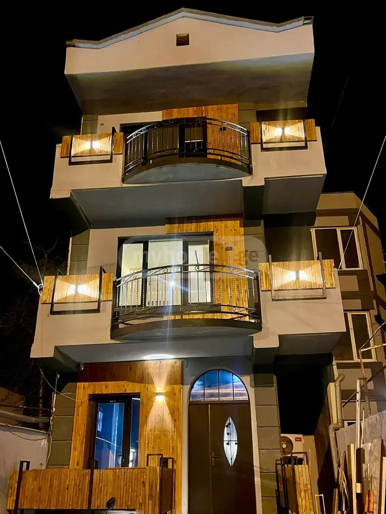 10+ Room Hotel For Sale In Isani view 1