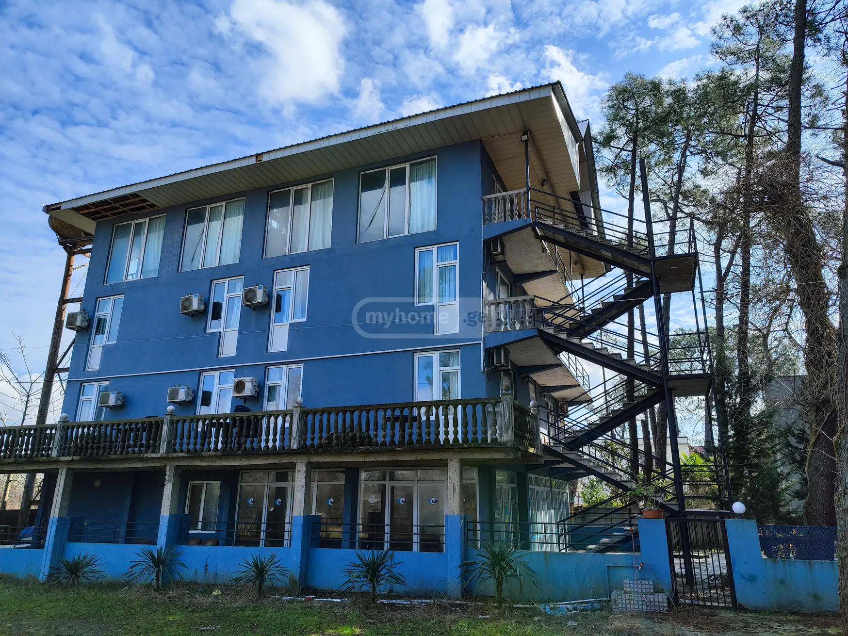 იყიდება 10+ Room Hotel In Grigoleti, In Lanchkhuti Municipalityში view 1