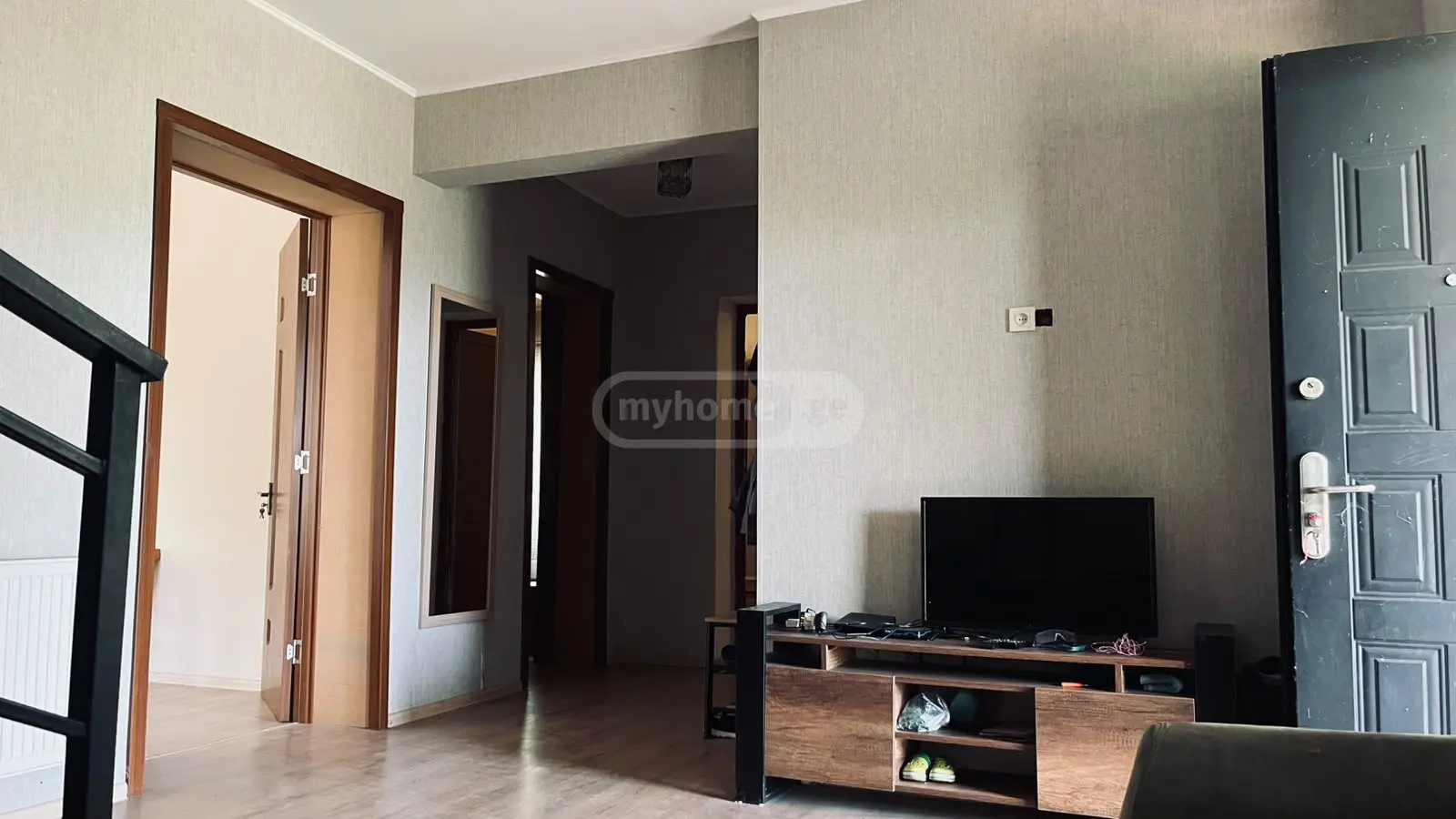 7 Room Private House For Sale view 4
