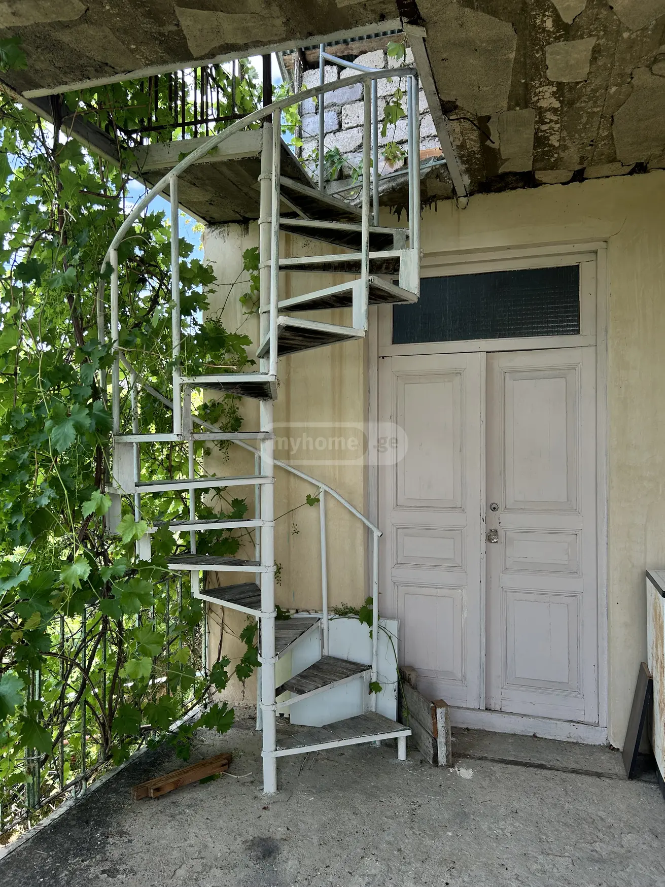 6 Room Country House For Sale view 2