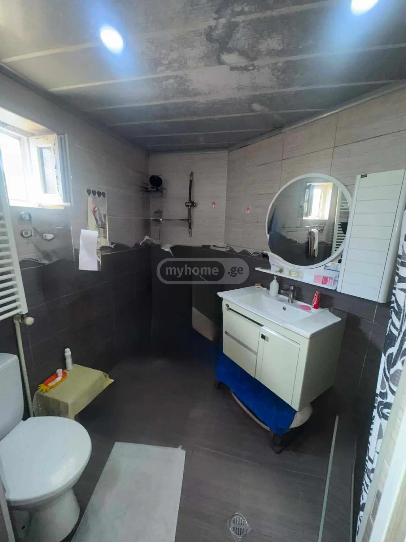 7 Room Private House For Sale view 16