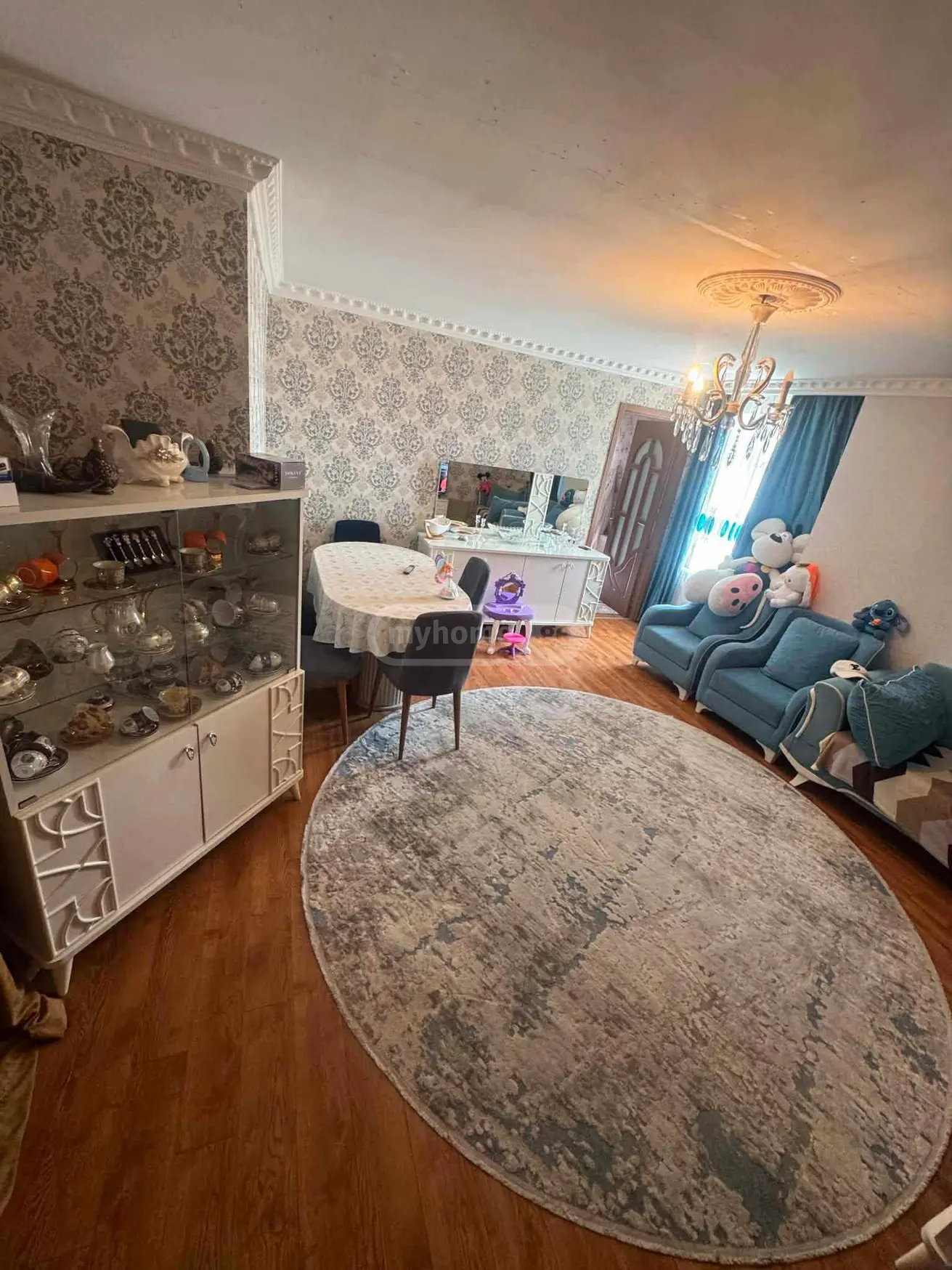 7 Room Private House For Sale view 1