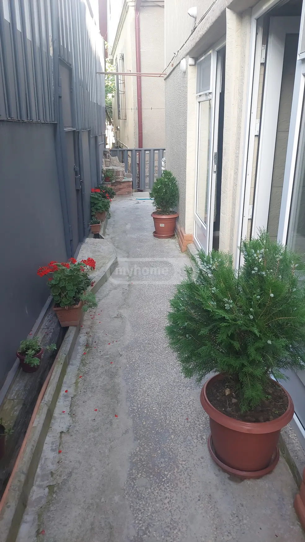 2 Room Private House Daily Rent Zastava, In Qutaisi view 6