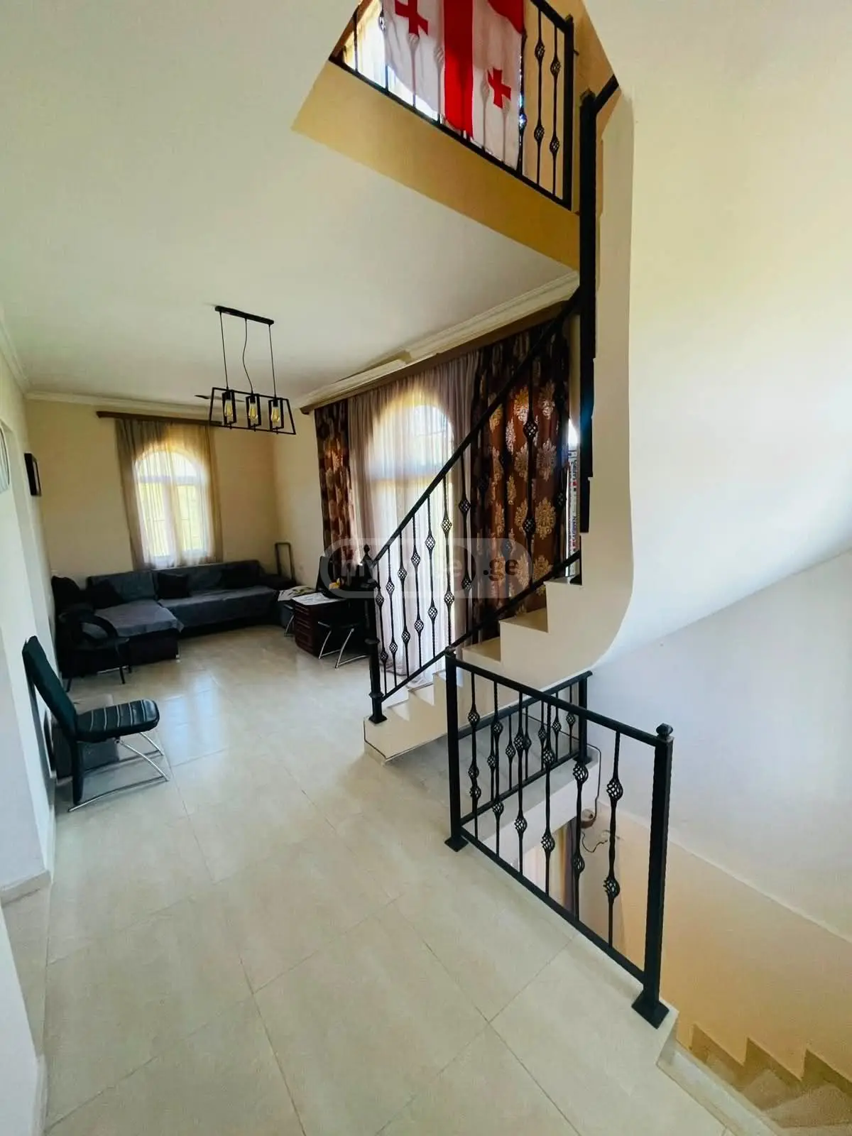 6 Room Private House For Sale view 4