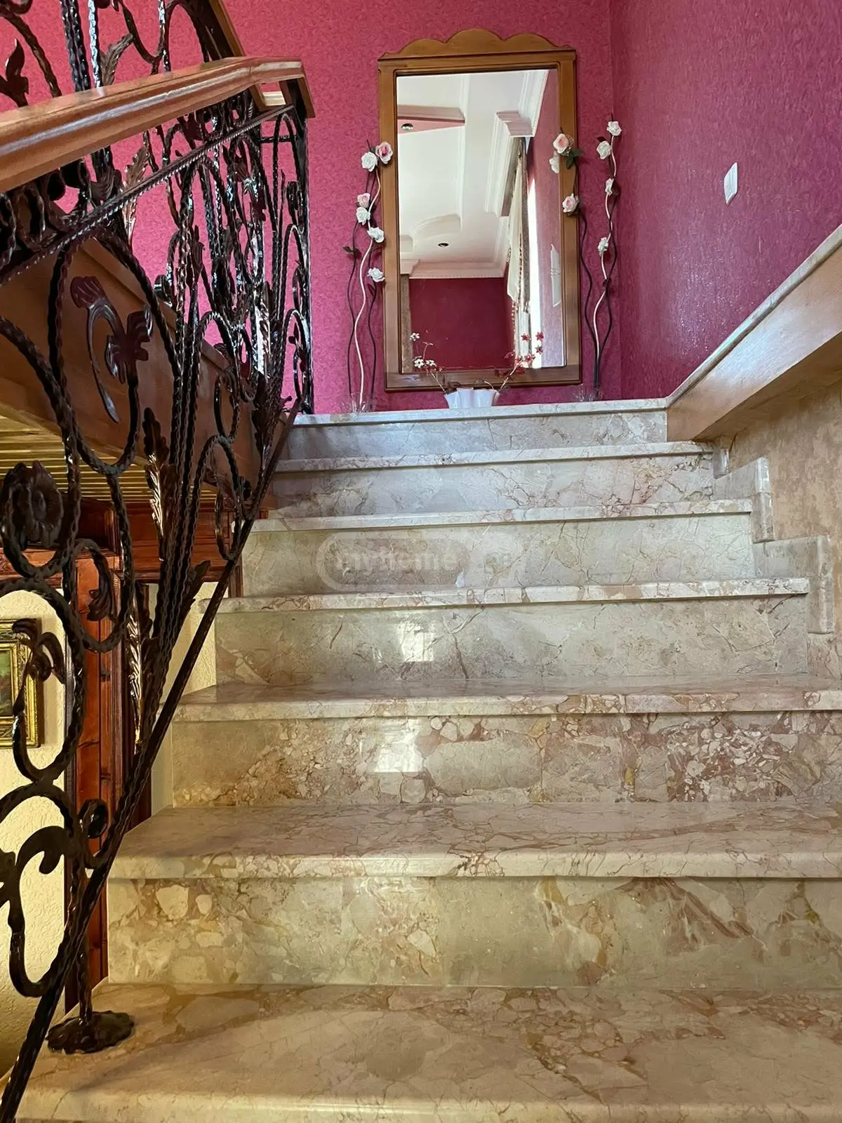 10+ Room Private House For Sale In Tskaltubo view 1