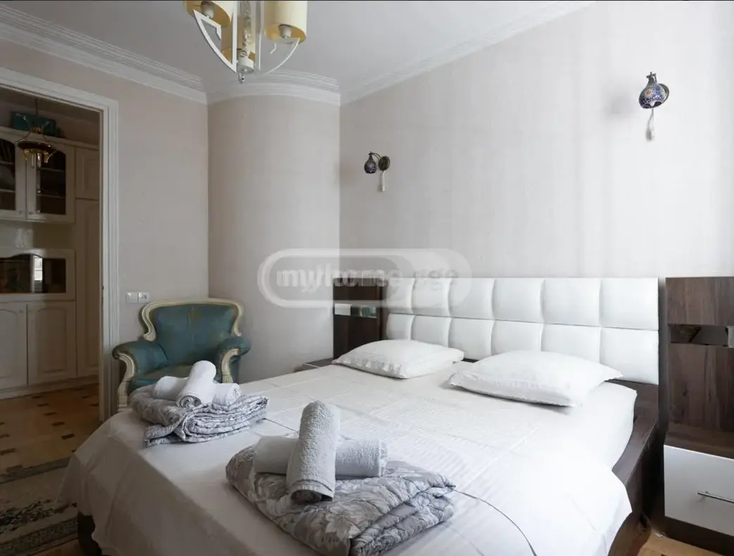 5 Room Apartment Daily Rent In Sololaki view 7