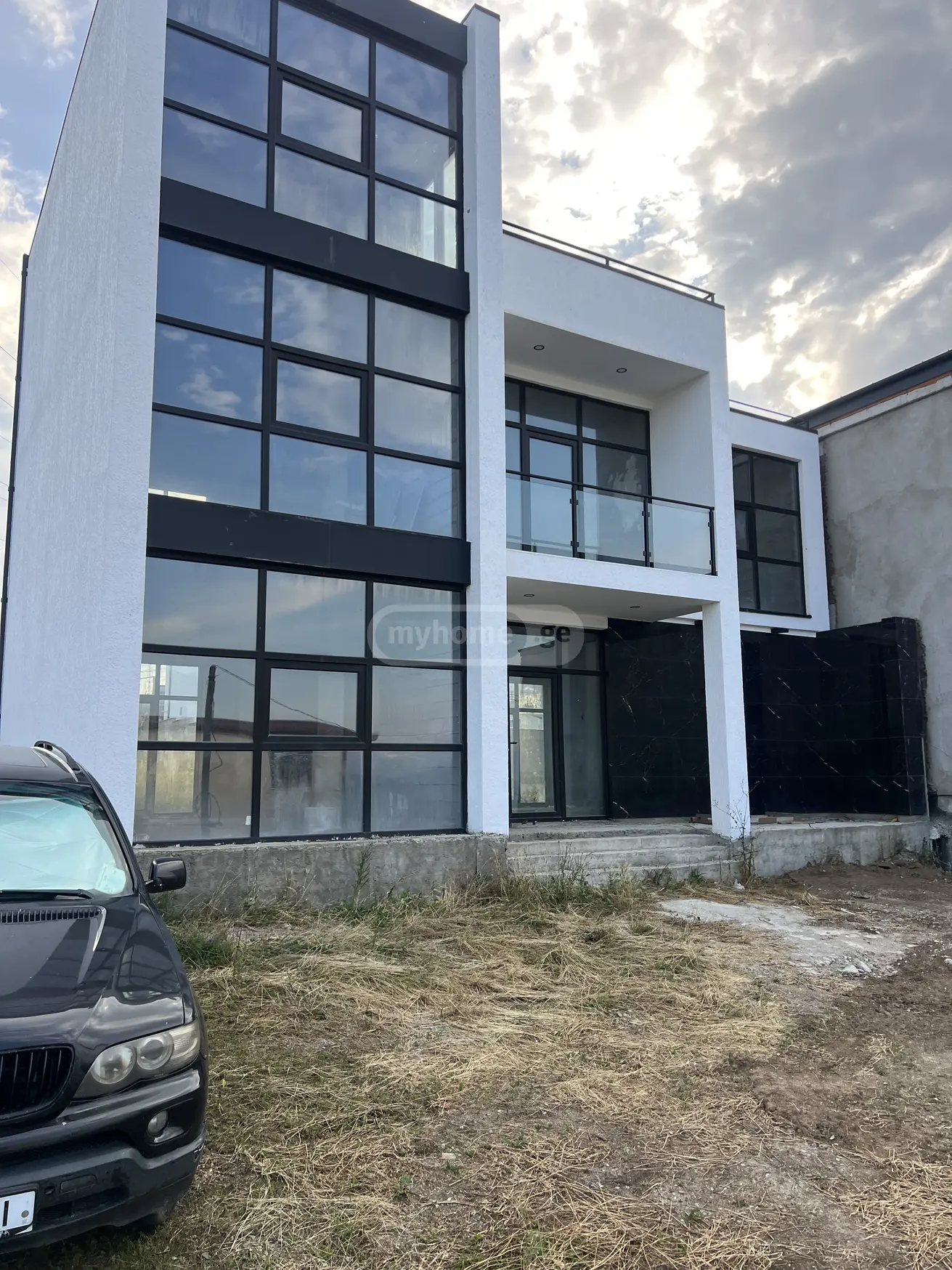 8 Room Private House For Sale view 10