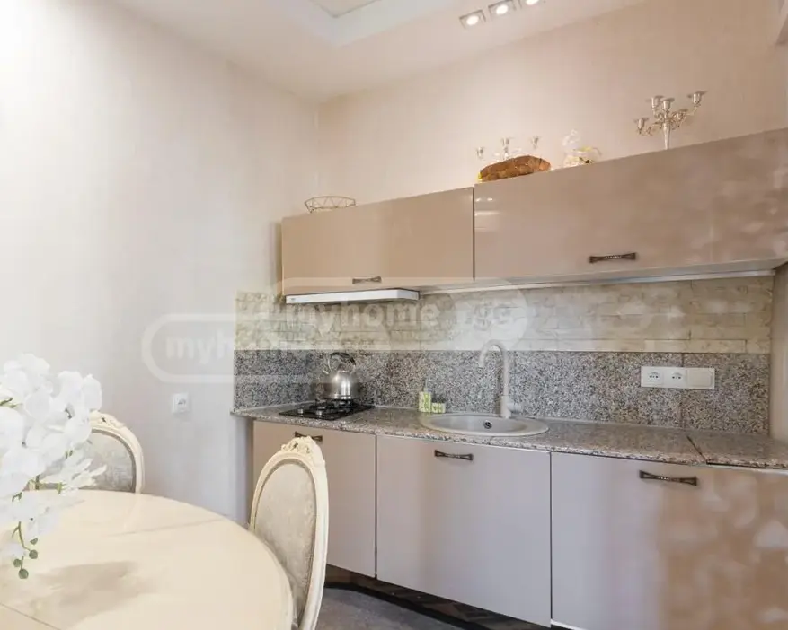 5 Room Apartment Daily Rent In Sololaki view 4