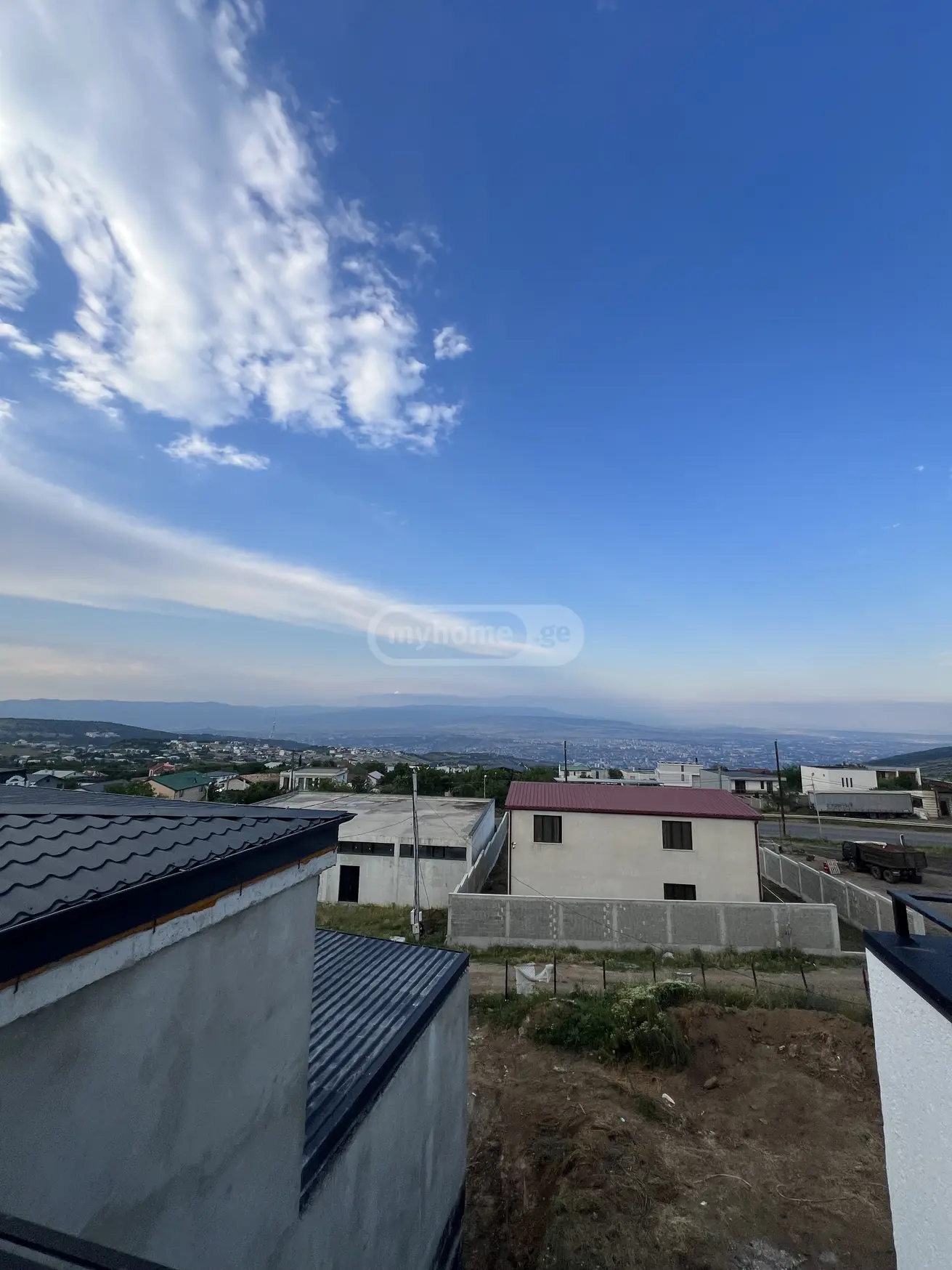 8 Room Private House For Sale view 11
