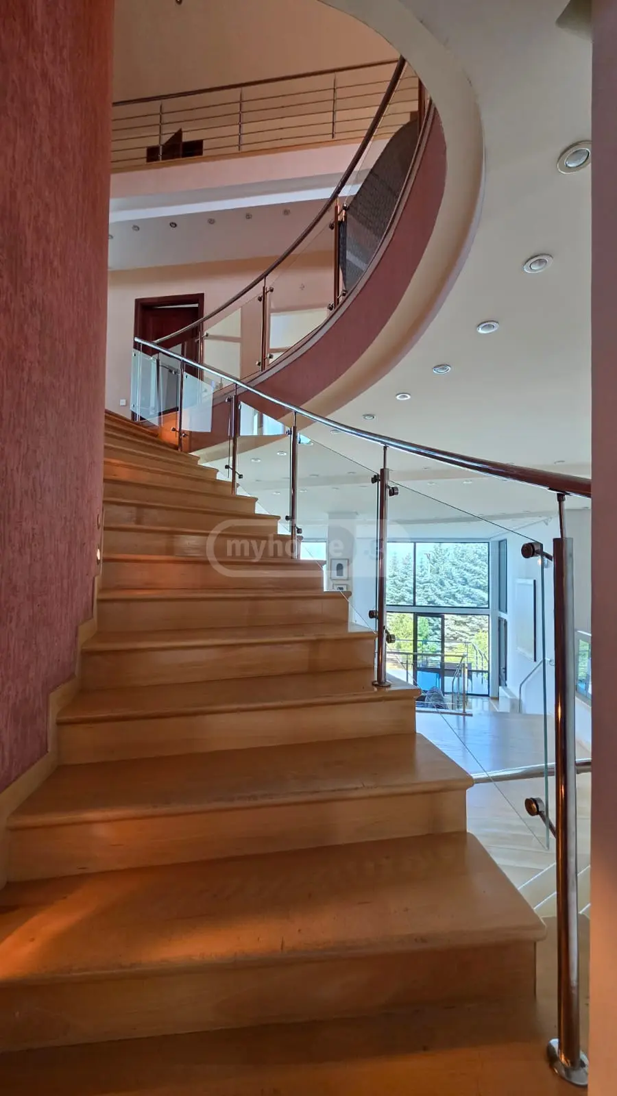 8 Room Private House For Sale view 10