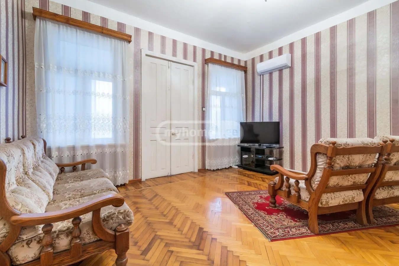 8 Room Private House For Rent In Zugdidi view 1