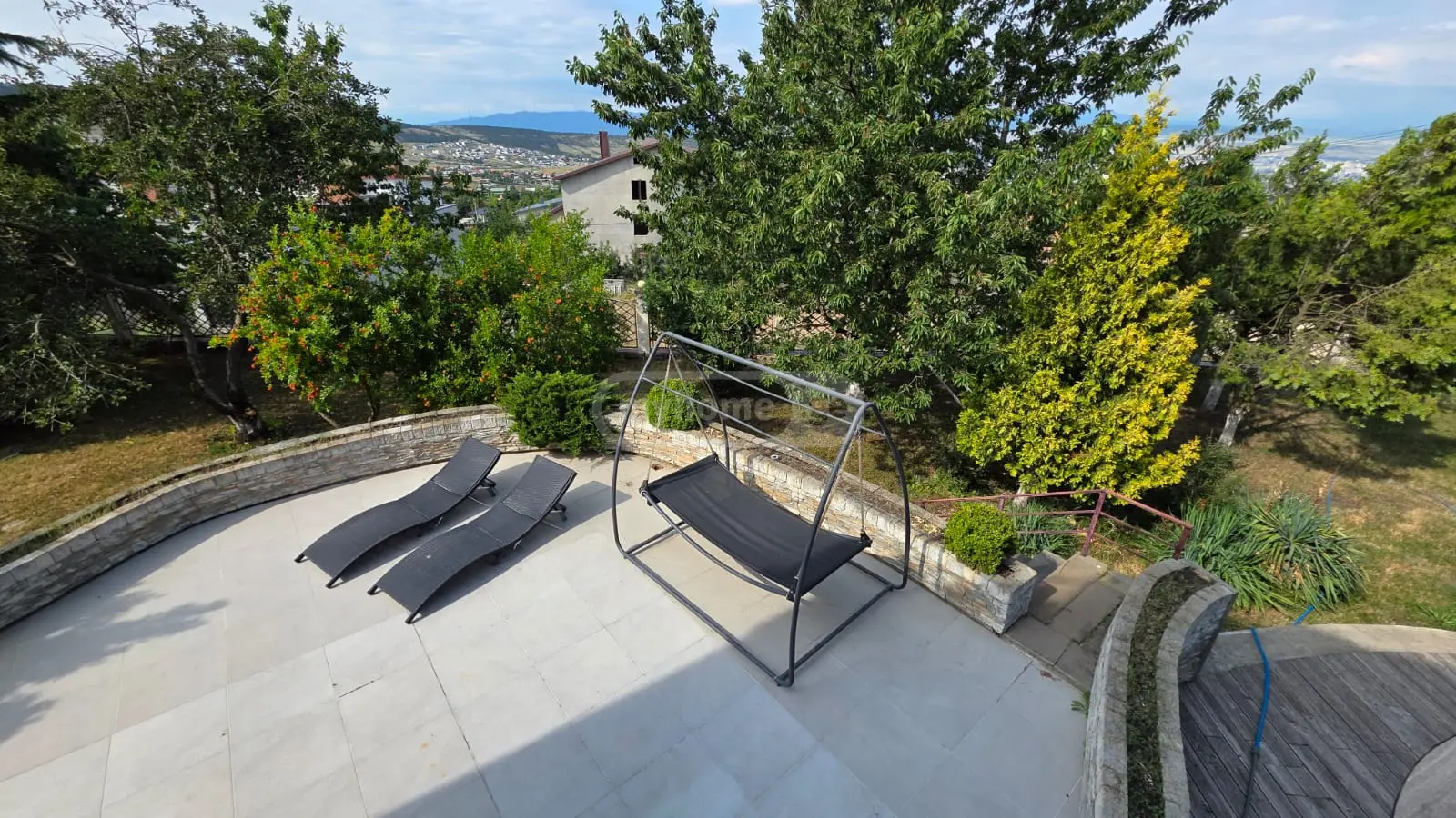 8 Room Private House For Sale view 3