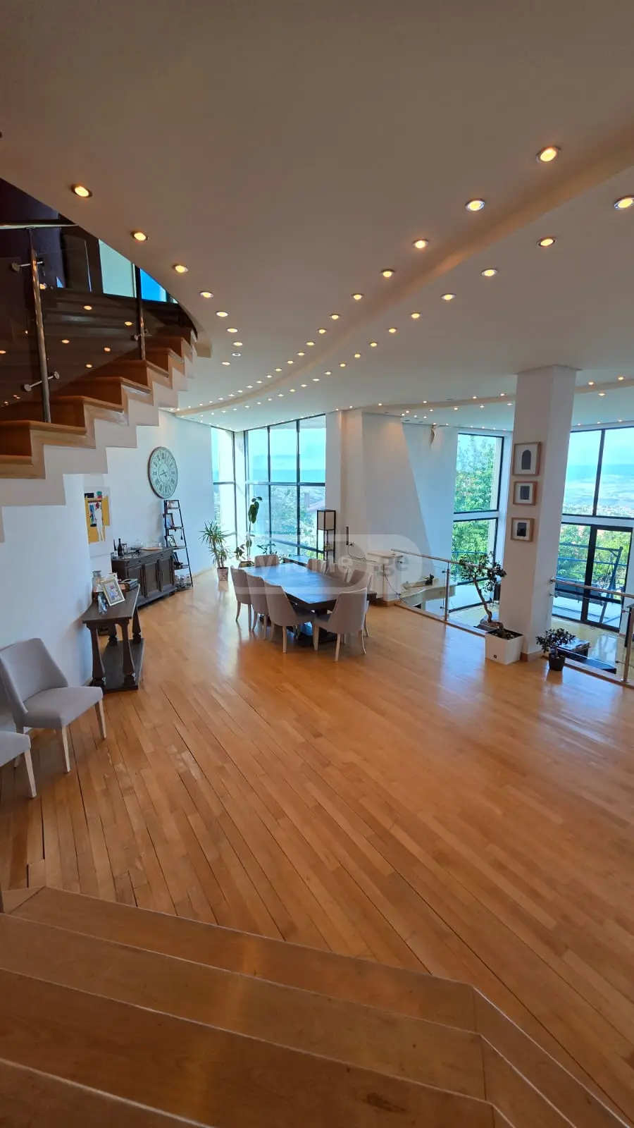 8 Room Private House For Sale view 13