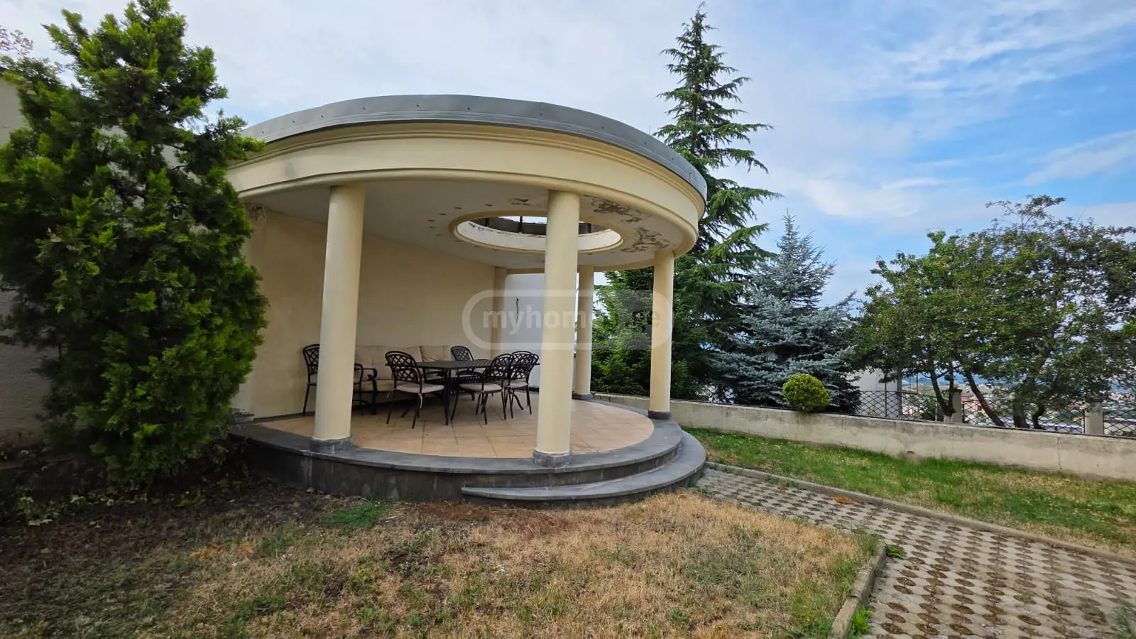 8 Room Private House For Sale view 12