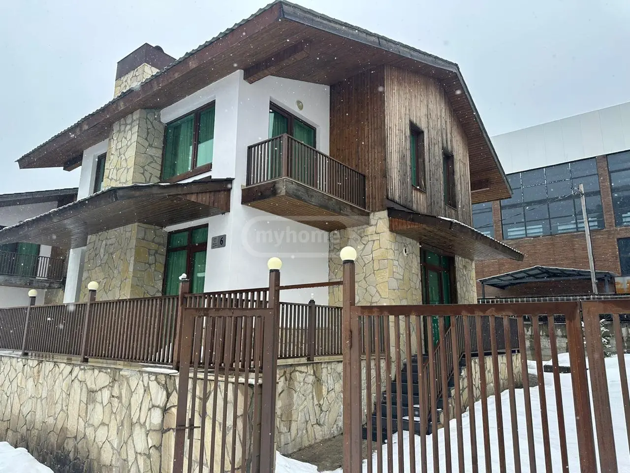 5 Room Country House For Sale view 1