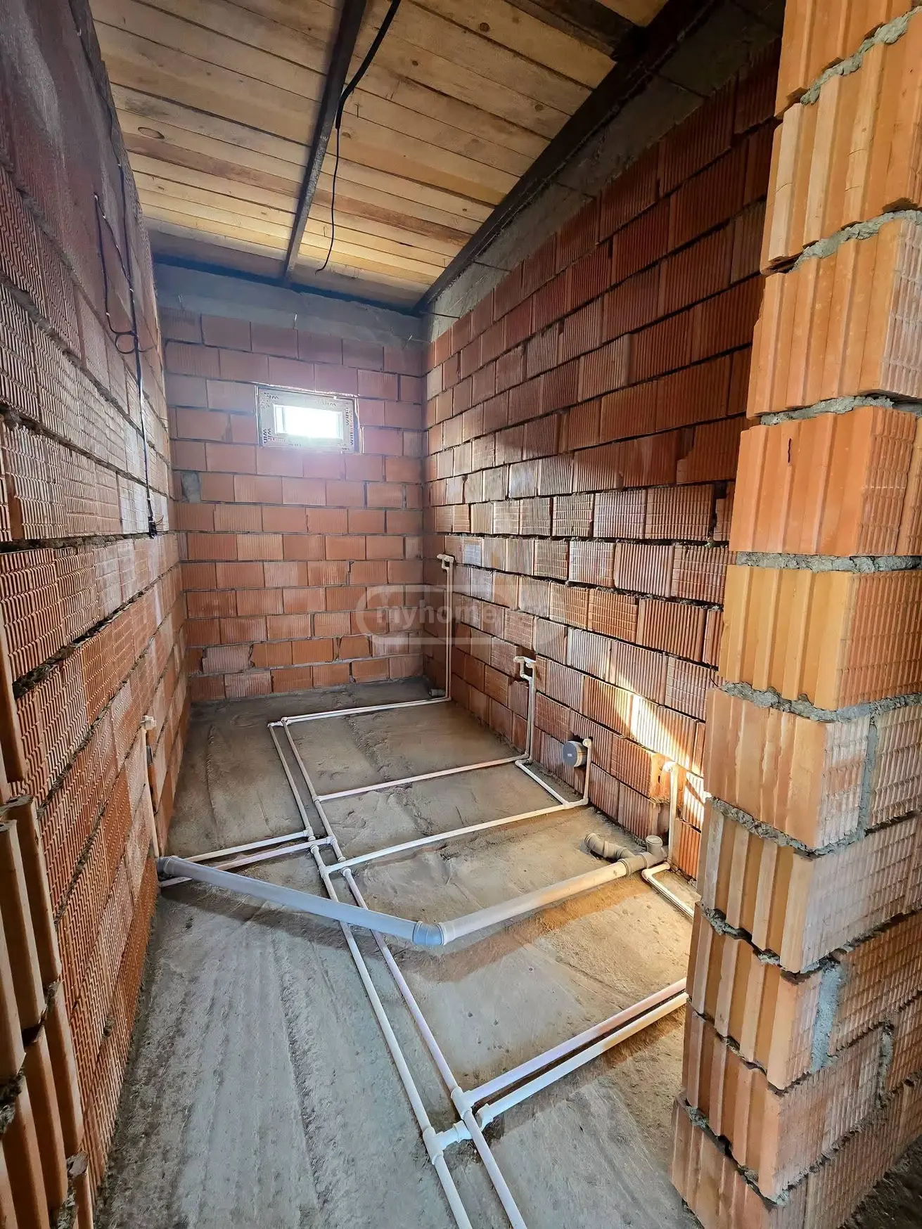 4 Room Private House For Sale view 2
