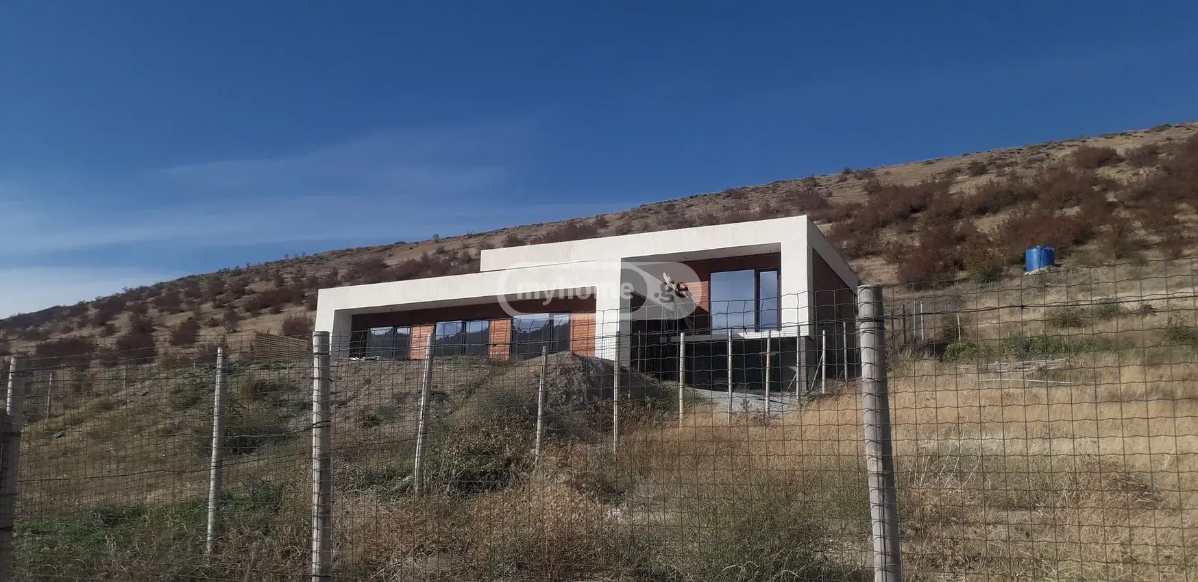 5 Room Private House For Sale view 3