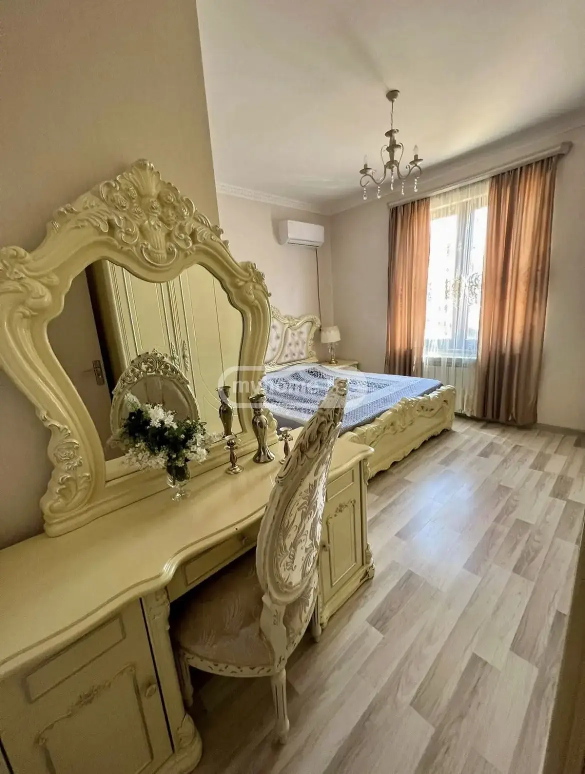 5 Room Private House For Rent In Isani view 4