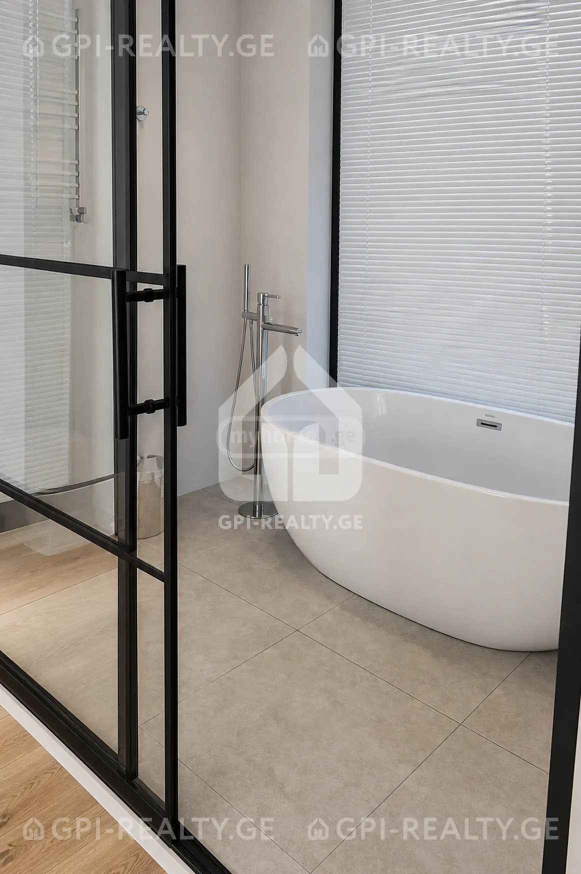 4 Room Private House For Sale view 6