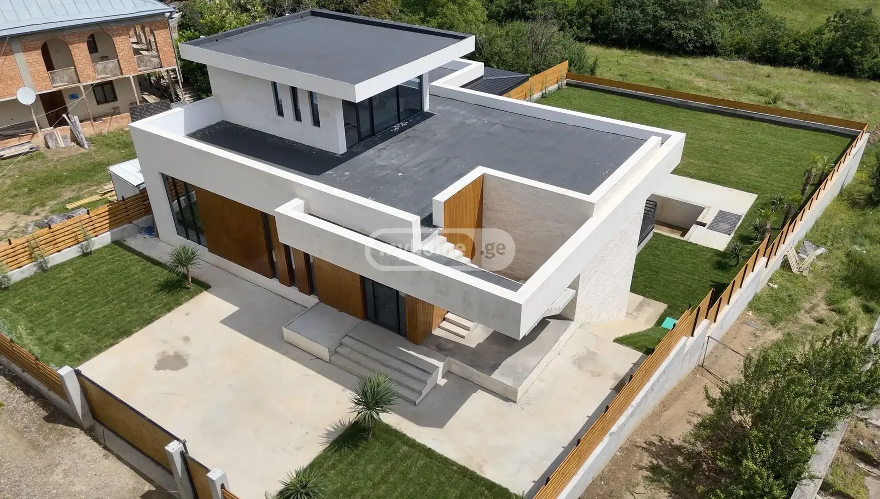 10+ Room Private House For Sale In Sololaki view 2