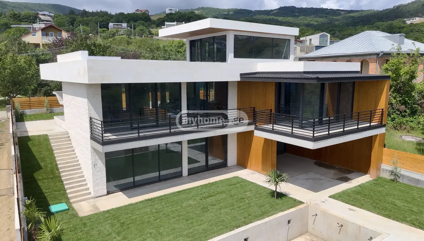 10+ Room Private House For Sale In Sololaki view 10