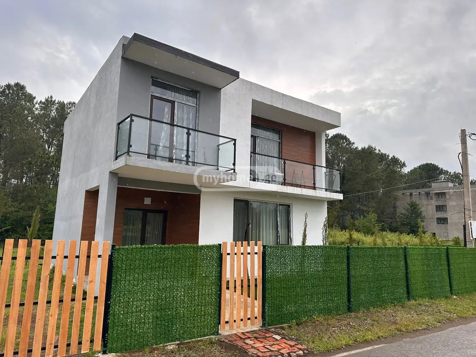 5 Room Country House For Sale view 1