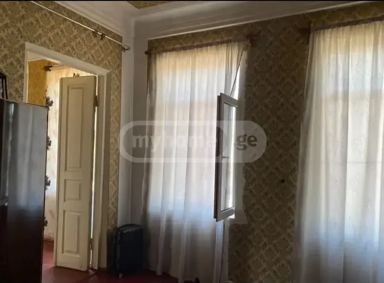 5 Room Private House For Sale view 2