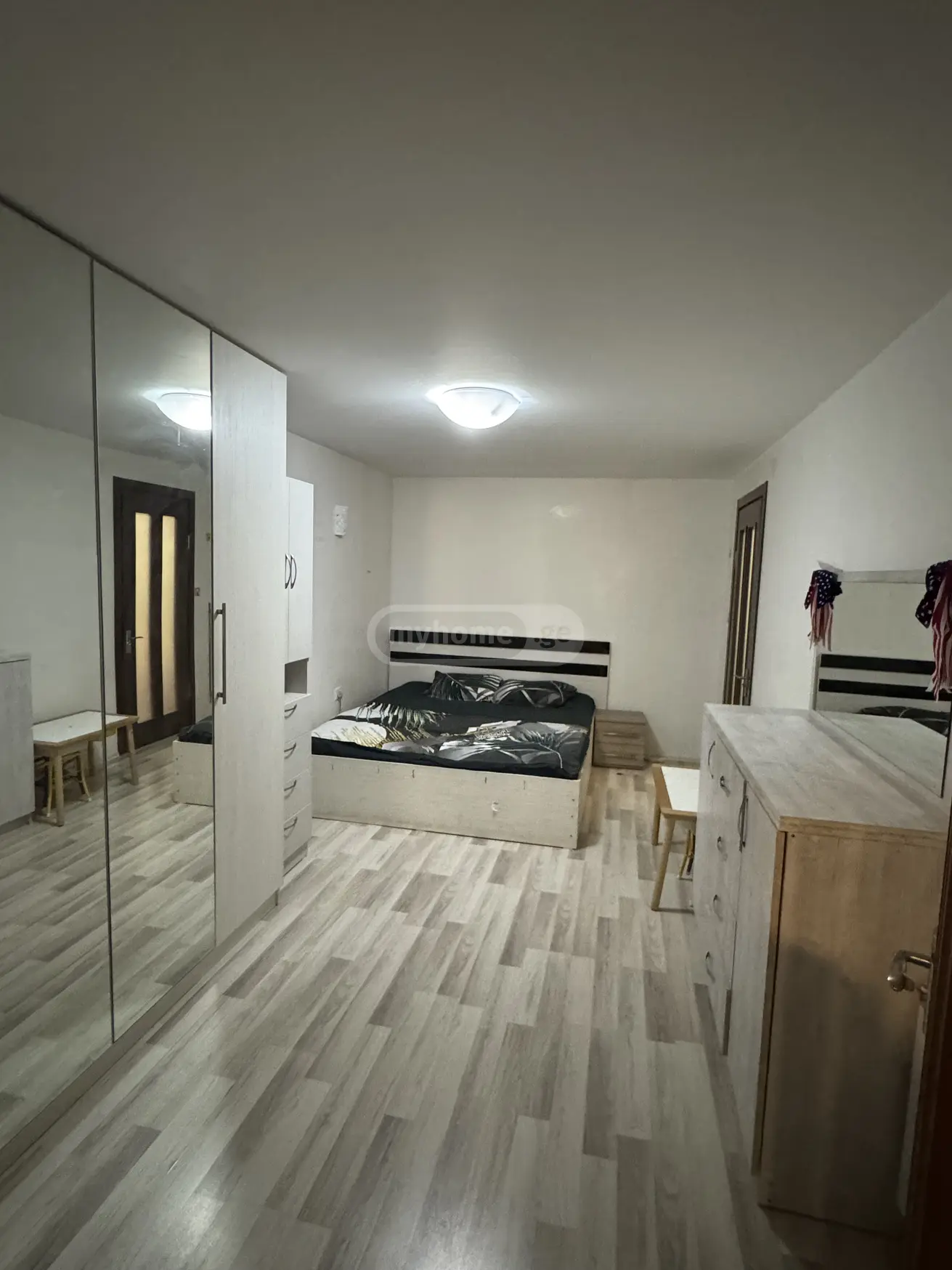 4 Room Apartment Daily Rent In Batumi view 5