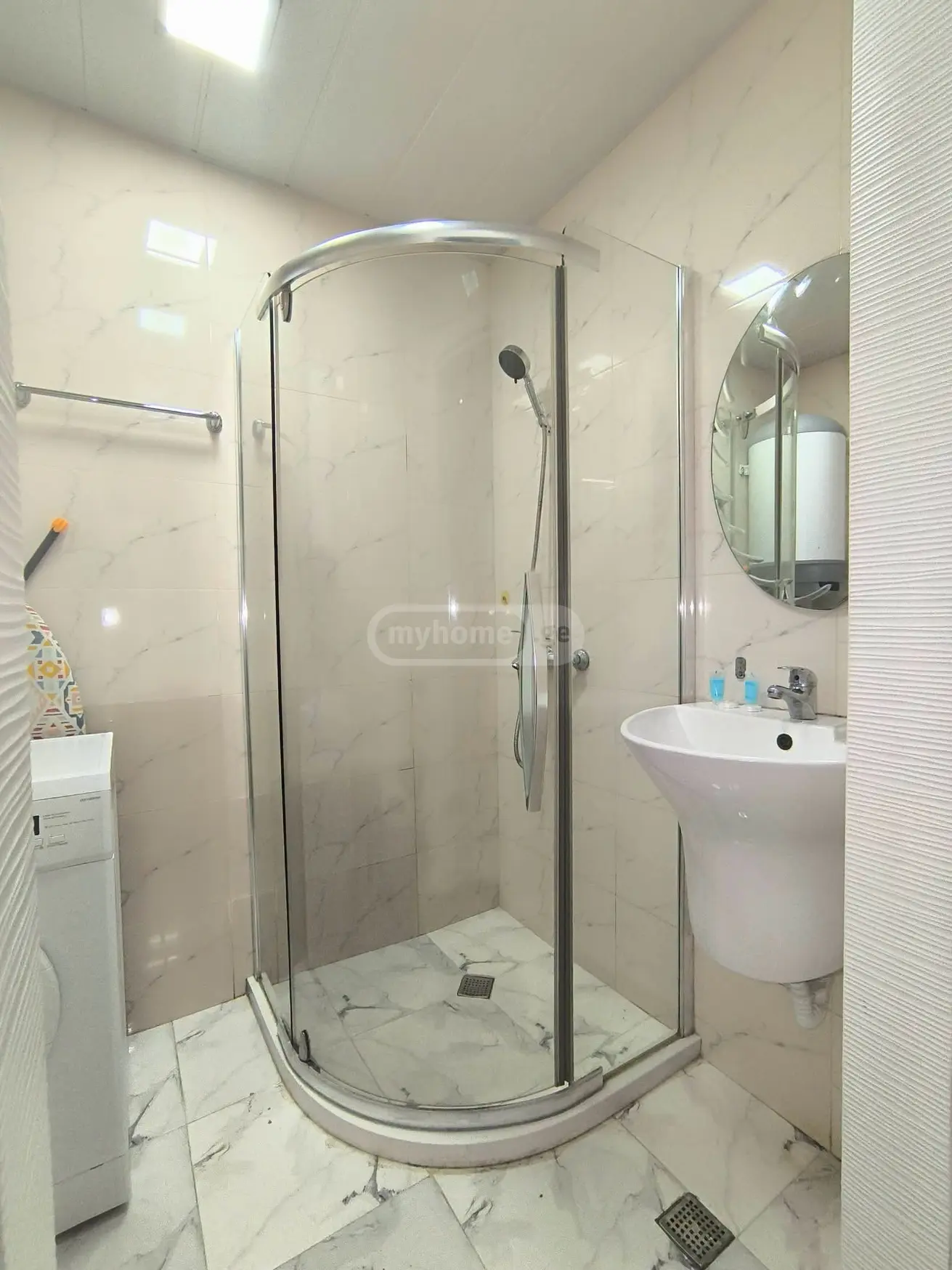 1 Room Hotel Daily Rent view 9