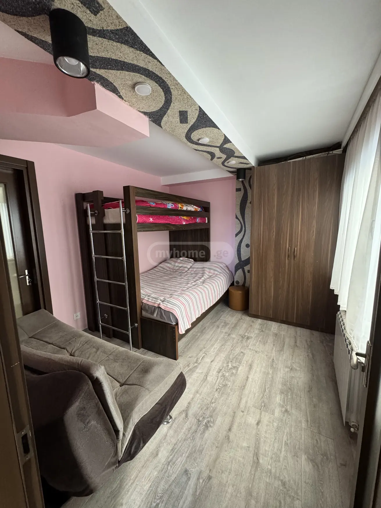 4 Room Apartment Daily Rent In Batumi view 6
