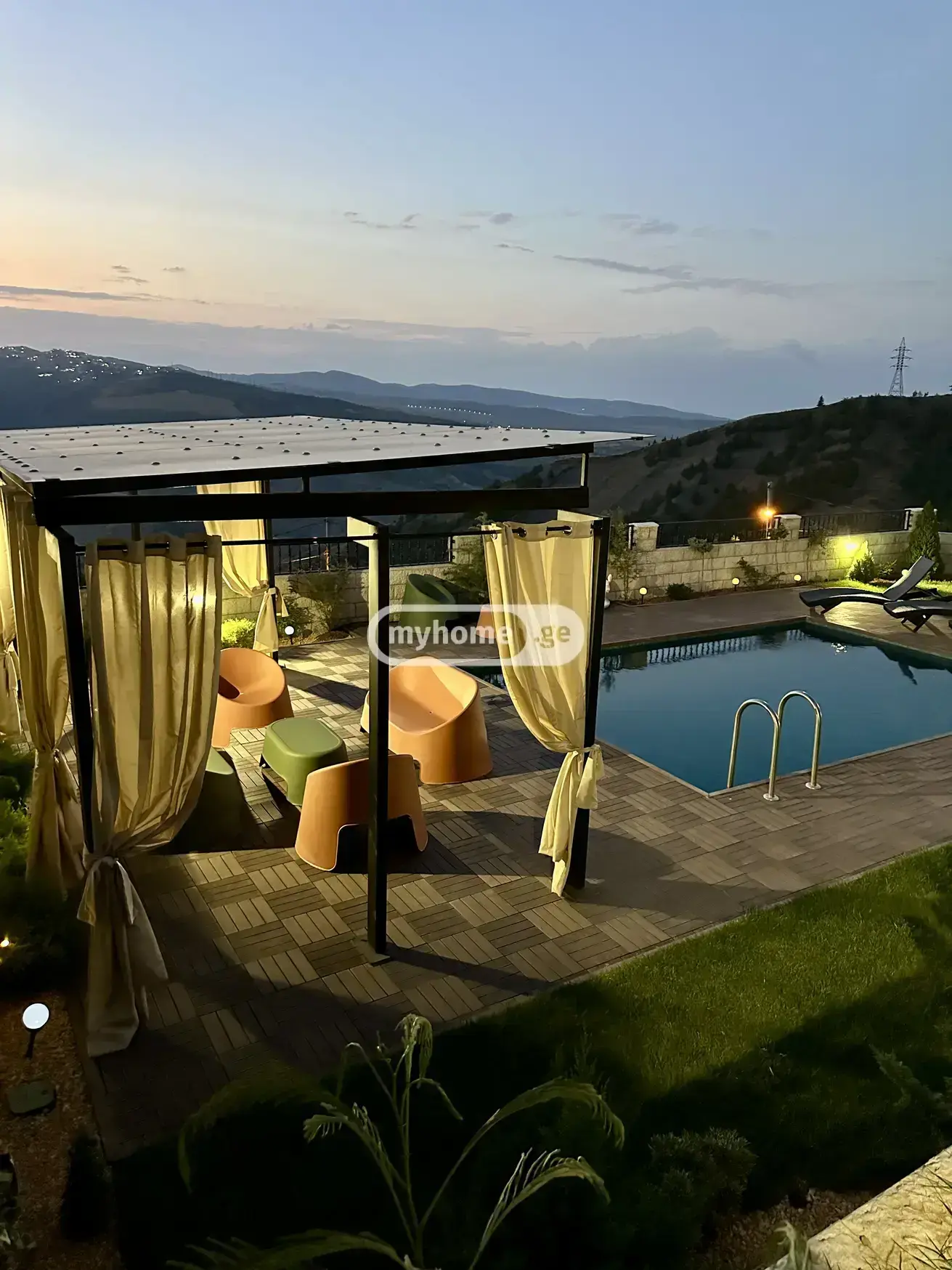 10+ Room Private House For Rent In Vake view 2