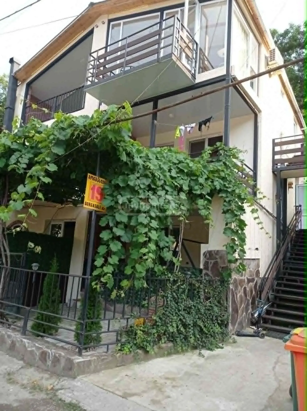 1 Room Private House Daily Rent In Borjomi view 5