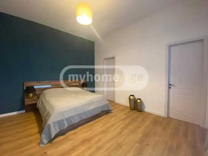 8 Room Private House For Rent In Mtatsminda view 5