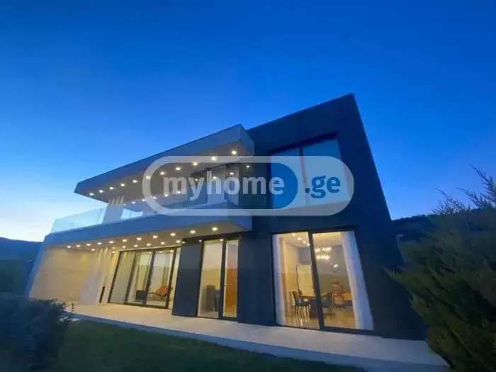 8 Room Private House For Rent In Mtatsminda view 1