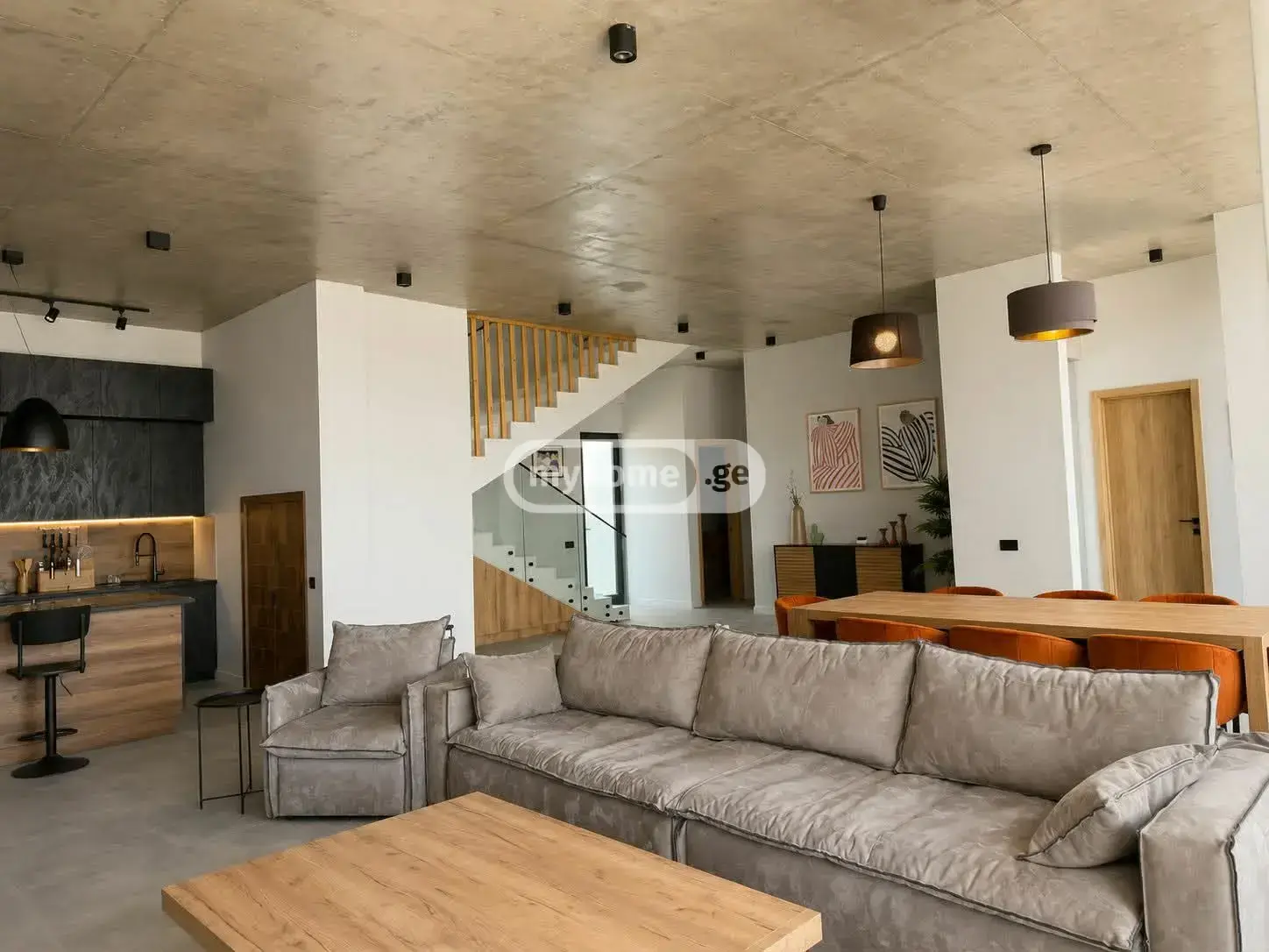 10+ Room Private House For Rent In Sololaki view 3