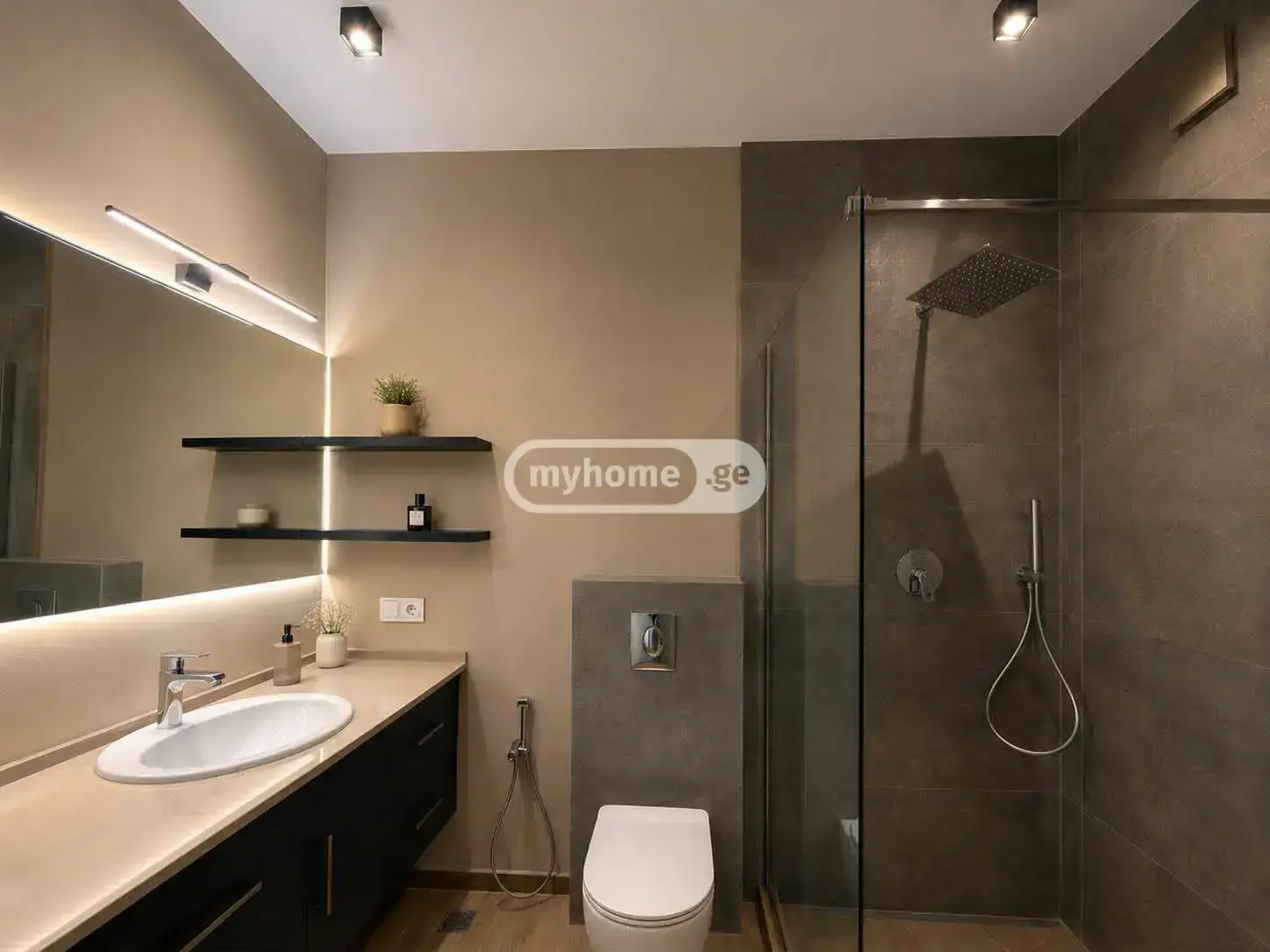 10+ Room Private House For Rent In Sololaki view 9