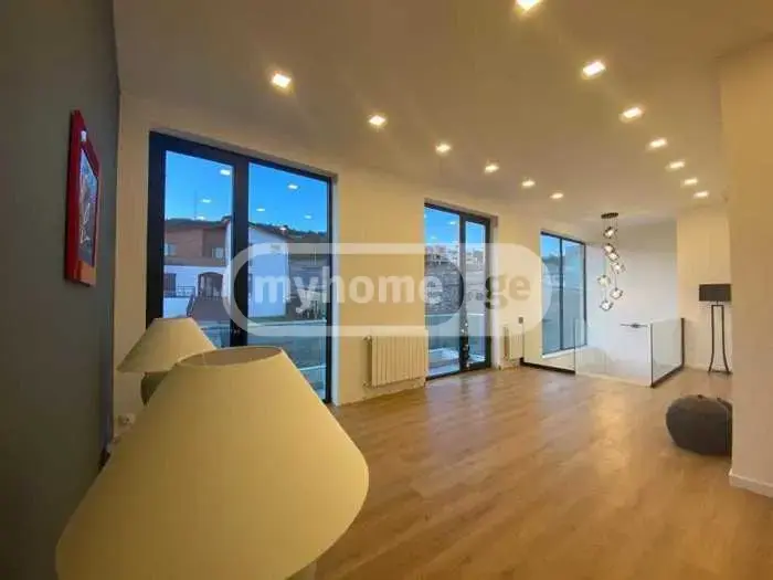 8 Room Private House For Rent In Mtatsminda view 10